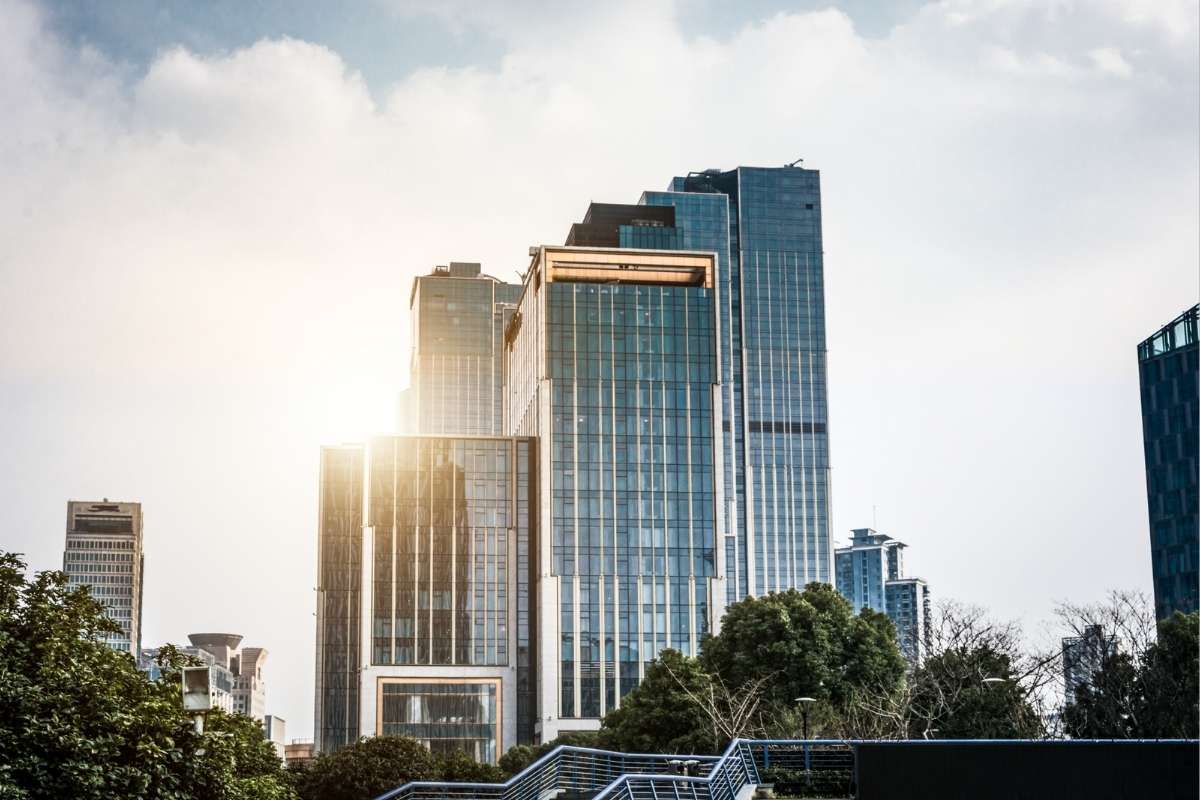 How to Invest in Commercial Real Estate for Maximum Success 1 How to Invest in Commercial Real Estate